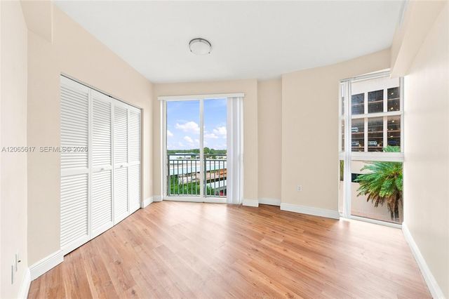 7275 SW 90th Way 508, Miami, FL 33156