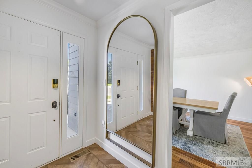 Image 7 of property listing at 1577 Delmar Circle, Idaho Falls, ID 83404