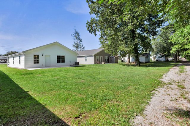 715 E Lincoln St, Tullahoma, TN 37388