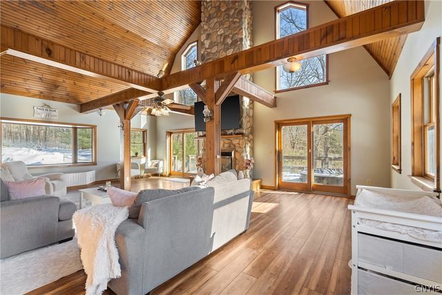 1900 California Road, Vienna, NY 13316