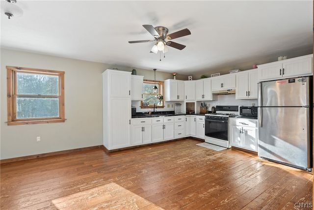 1900 California Road, Vienna, NY 13316