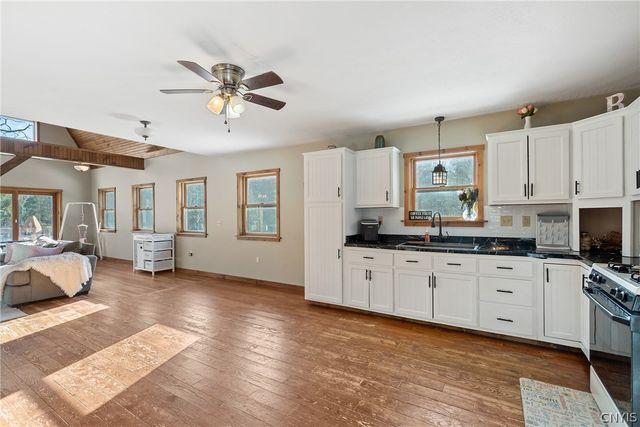 1900 California Road, Vienna, NY 13316