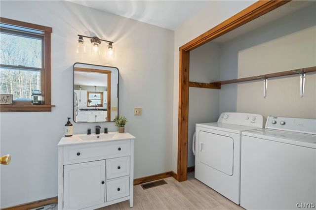 1900 California Road, Vienna, NY 13316