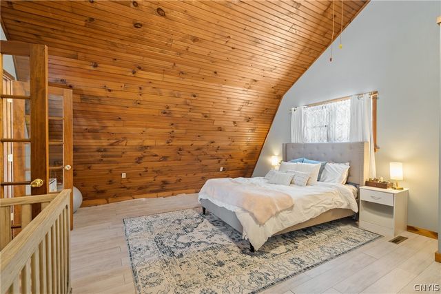 1900 California Road, Vienna, NY 13316