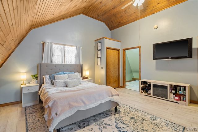 1900 California Road, Vienna, NY 13316