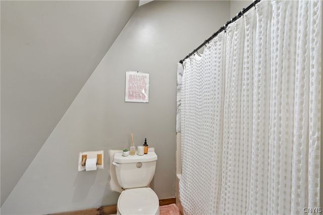 1900 California Road, Vienna, NY 13316