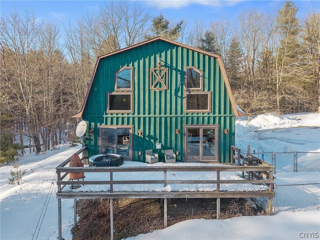 1900 California Road, Vienna, NY 13316