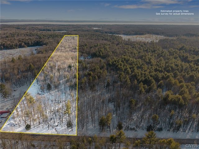 1900 California Road, Vienna, NY 13316