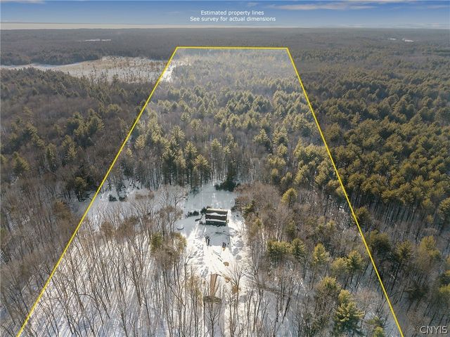 1900 California Road, Vienna, NY 13316