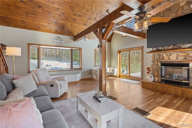 1900 California Road, Vienna, NY 13316