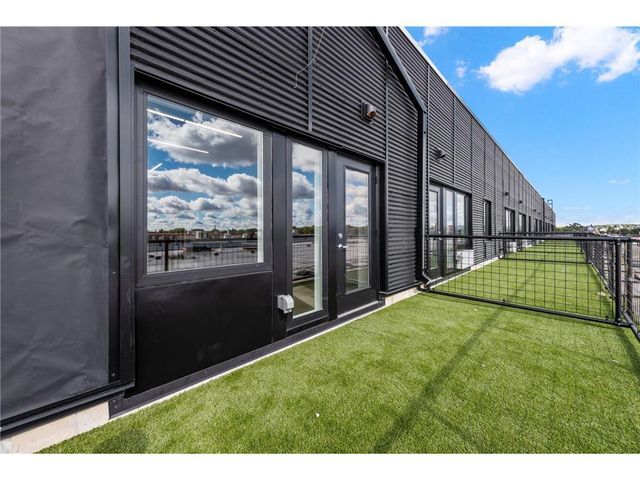 801 SE 9th Street 219, Minneapolis, MN 55414