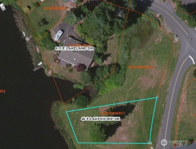 40 E Lakeshore Drive, Allyn, WA 98524