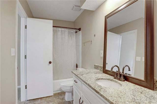 10111 EDELWEISS Circle, Merriam, KS 66203