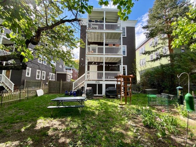 12 Saint Peter St. 1, Boston, MA 02130