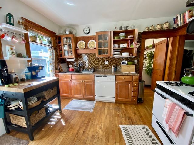 12 Saint Peter St. 1, Boston, MA 02130