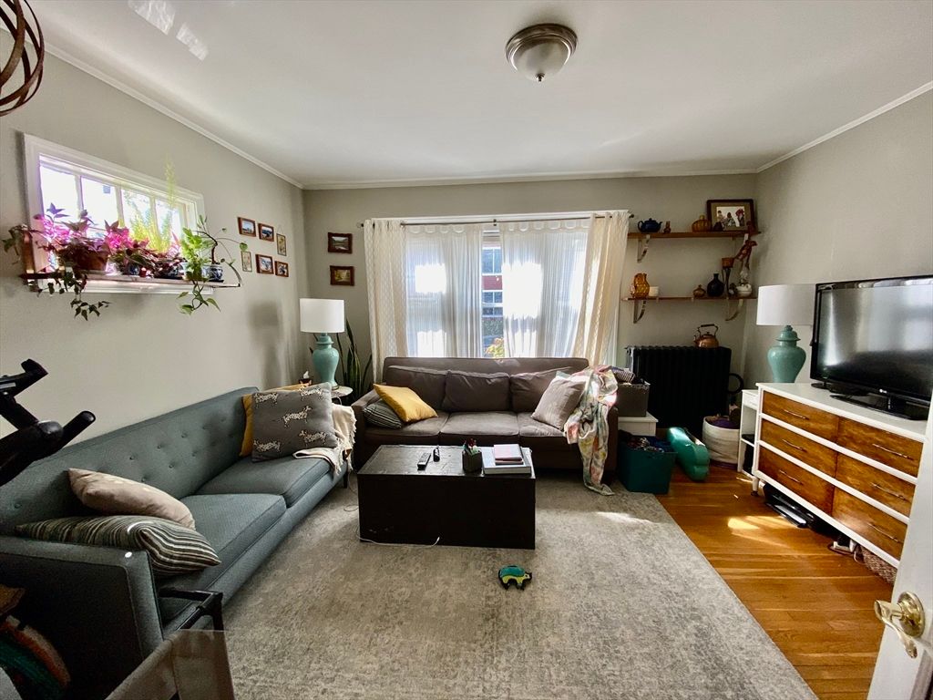 12 Saint Peter St. 1, Boston, MA 02130