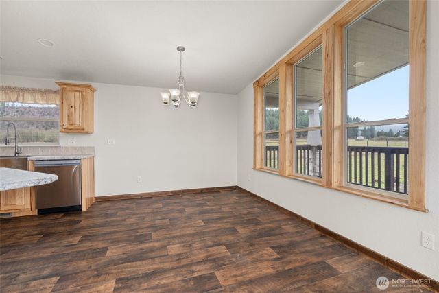 210 Mossyrock Rd W, Mossyrock, WA 98564