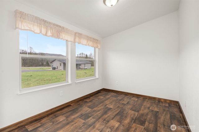 210 Mossyrock Rd W, Mossyrock, WA 98564