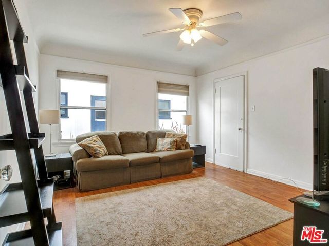 6171 Barrows Drive, Los Angeles, CA 90048