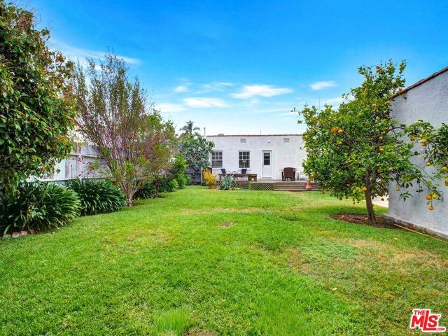 6171 Barrows Drive, Los Angeles, CA 90048