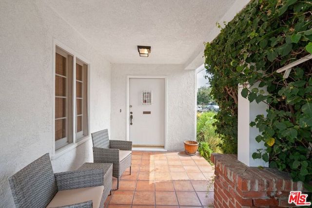 6171 Barrows Drive, Los Angeles, CA 90048