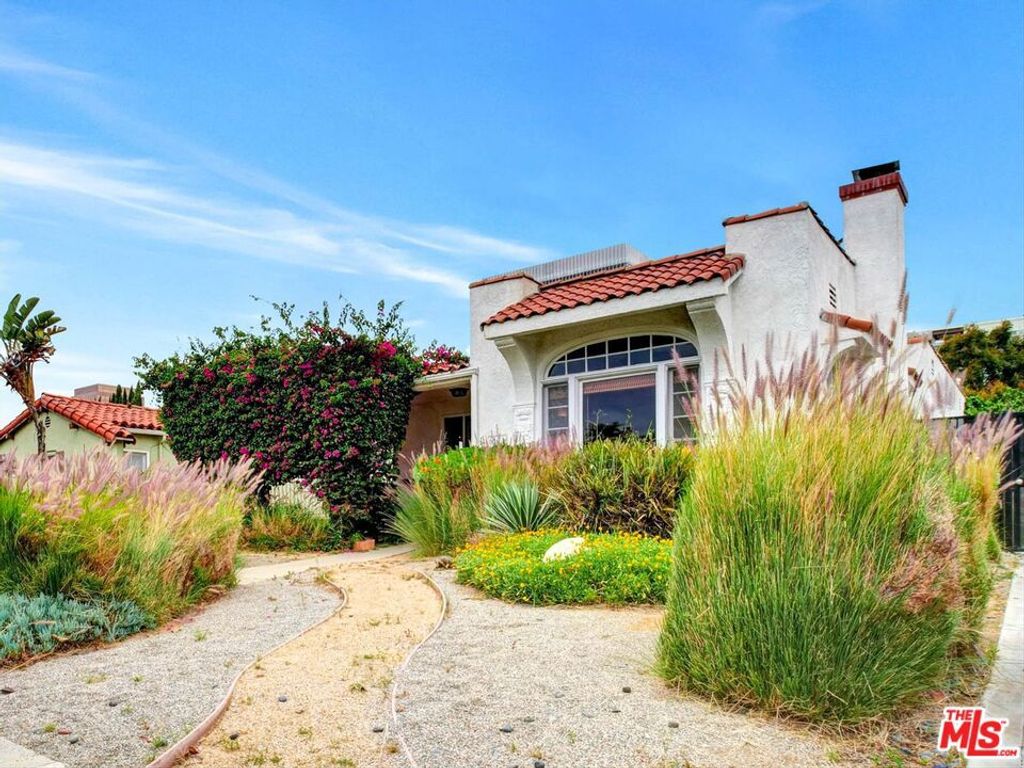 6171 Barrows Drive, Los Angeles, CA 90048