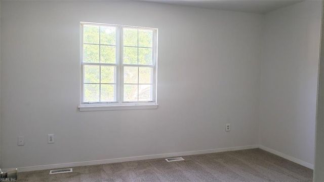 12755 Woodside LN, Newport News, VA 23602