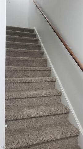 12755 Woodside LN, Newport News, VA 23602