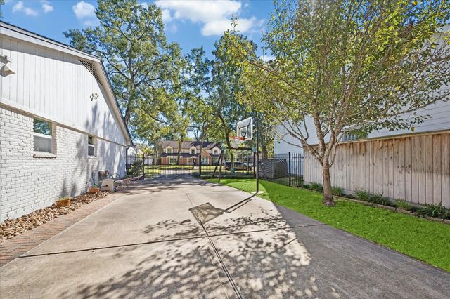 14114 River Forest Drive, Houston, TX 77079