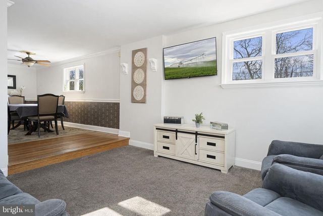 200 WILLOWBROOK AVE, Folsom, PA 19033