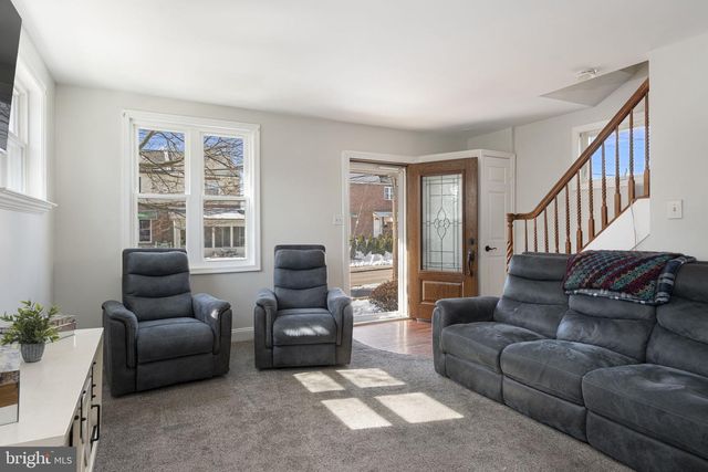 200 WILLOWBROOK AVE, Folsom, PA 19033