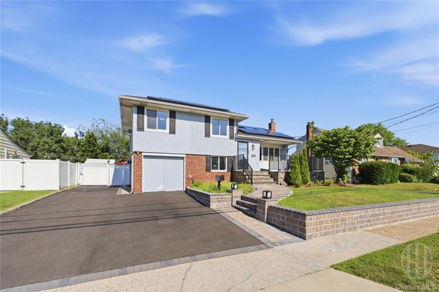 140 Intervale Avenue, Farmingdale, NY 11735