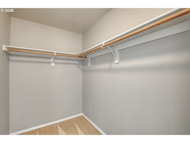 17068 Sw PLEASANTON Ln, Beaverton, OR 97003