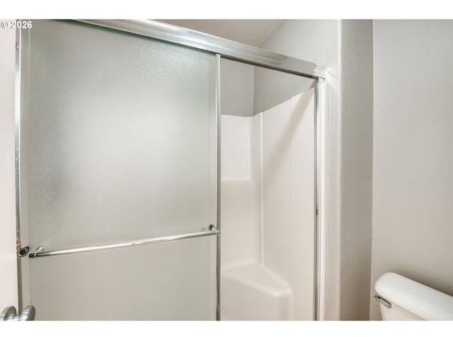 17068 Sw PLEASANTON Ln, Beaverton, OR 97003