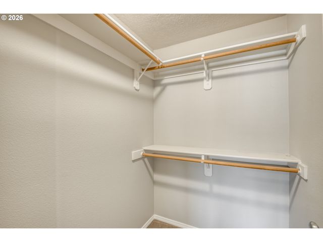 17068 Sw PLEASANTON Ln, Beaverton, OR 97003