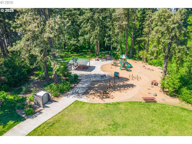 17068 Sw PLEASANTON Ln, Beaverton, OR 97003