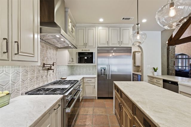 129 Trinity Bluffs, Aledo, TX 76008