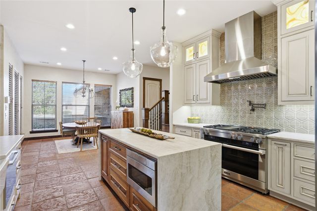 129 Trinity Bluffs, Aledo, TX 76008