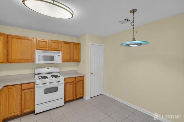 224 Pinelli Drive, Piscataway, NJ 08854