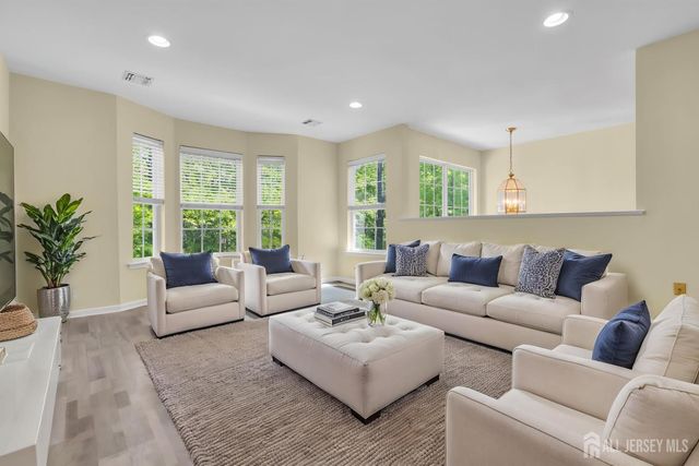 224 Pinelli Drive, Piscataway, NJ 08854
