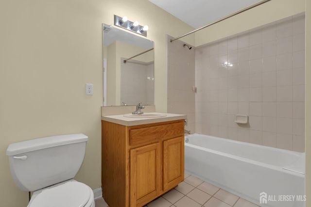 224 Pinelli Drive, Piscataway, NJ 08854