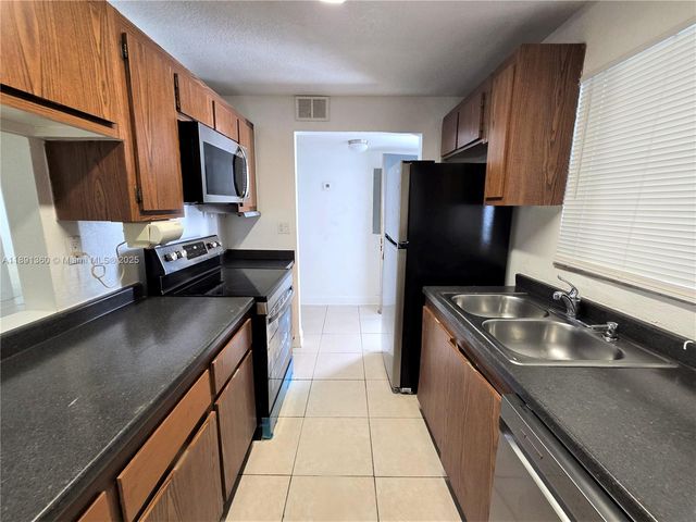 1850 N Congress Ave 311, West Palm Beach, FL 33401