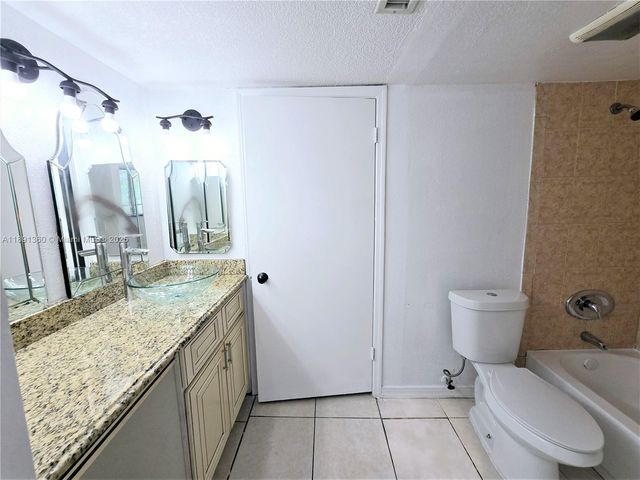1850 N Congress Ave 311, West Palm Beach, FL 33401