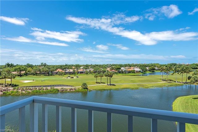 1590 Clermont DR K-403, Naples, FL 34109