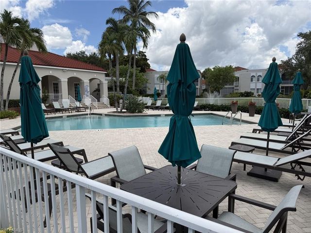 1590 Clermont DR K-403, Naples, FL 34109