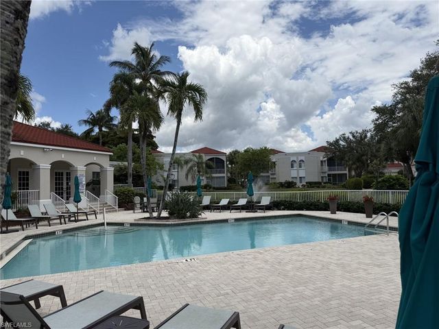 1590 Clermont DR K-403, Naples, FL 34109
