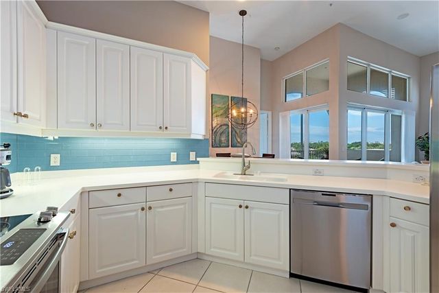 1590 Clermont DR K-403, Naples, FL 34109