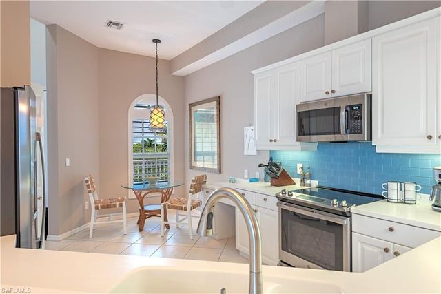 1590 Clermont DR K-403, Naples, FL 34109