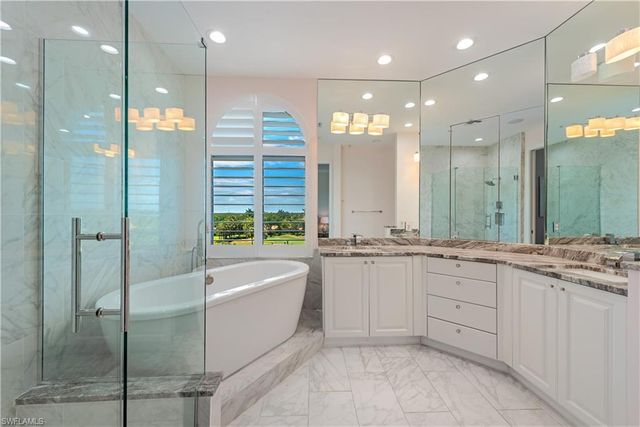 1590 Clermont DR K-403, Naples, FL 34109