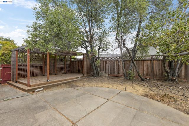 1804 Sereno Dr, Vallejo, CA 94589